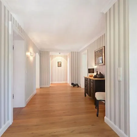 Dom wakacyjny Top-class House With Garden And Outdoor Pool - What'app - 0039-3512-039-610 - For Reservations! Monachium